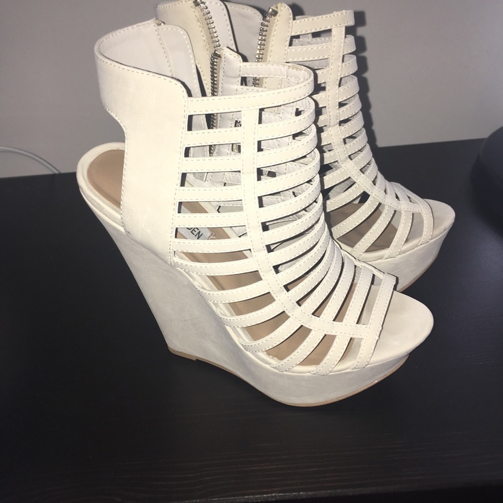 Shoes - Picture 2 of 3